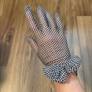 Shalimar Vintage Bow Checked Navy White Lovely Chic Sheer Timeless Wrist Gloves